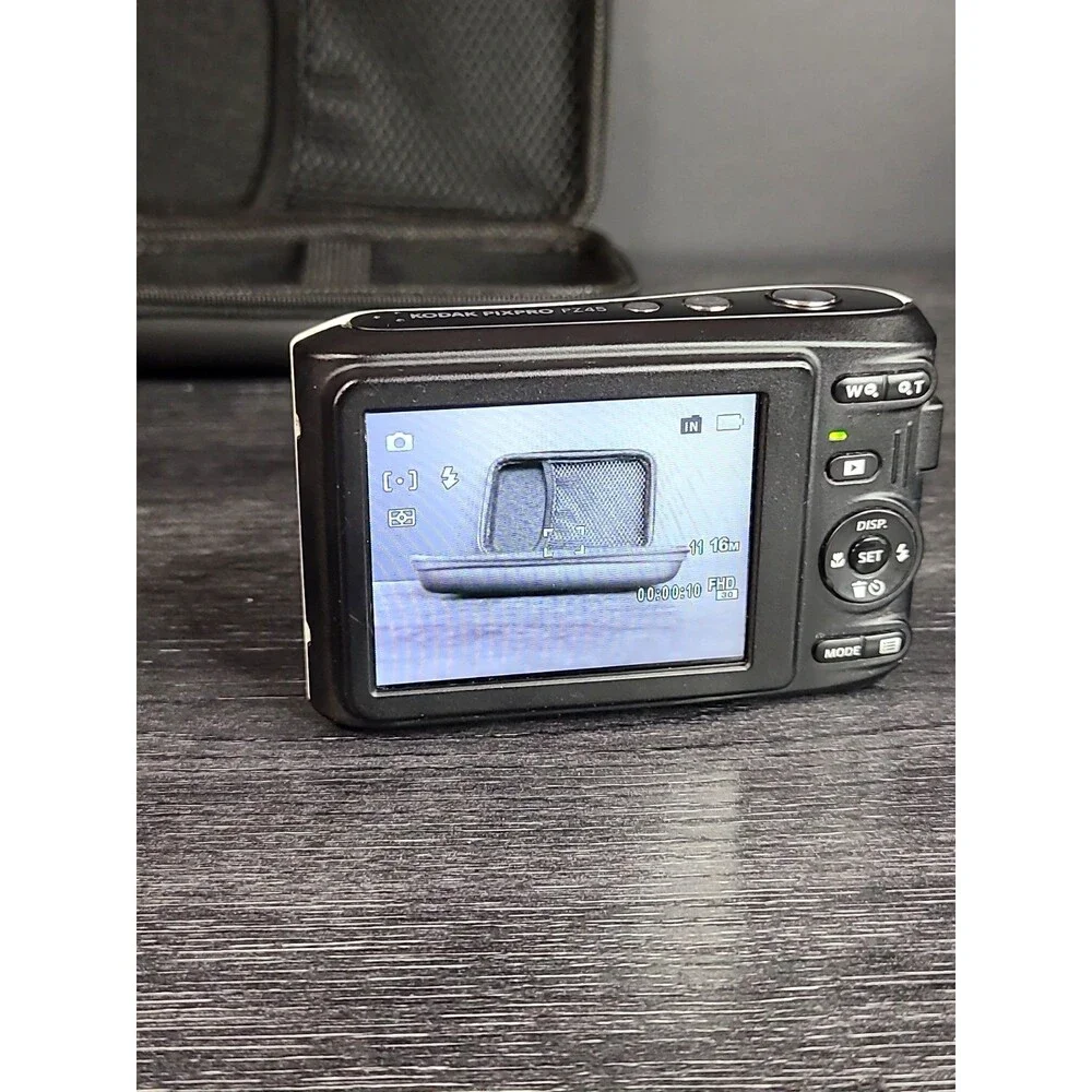 Kodak Pixpro FZ45 16MP HD Digital Camera White 8GB Bundle - Refurbished VG